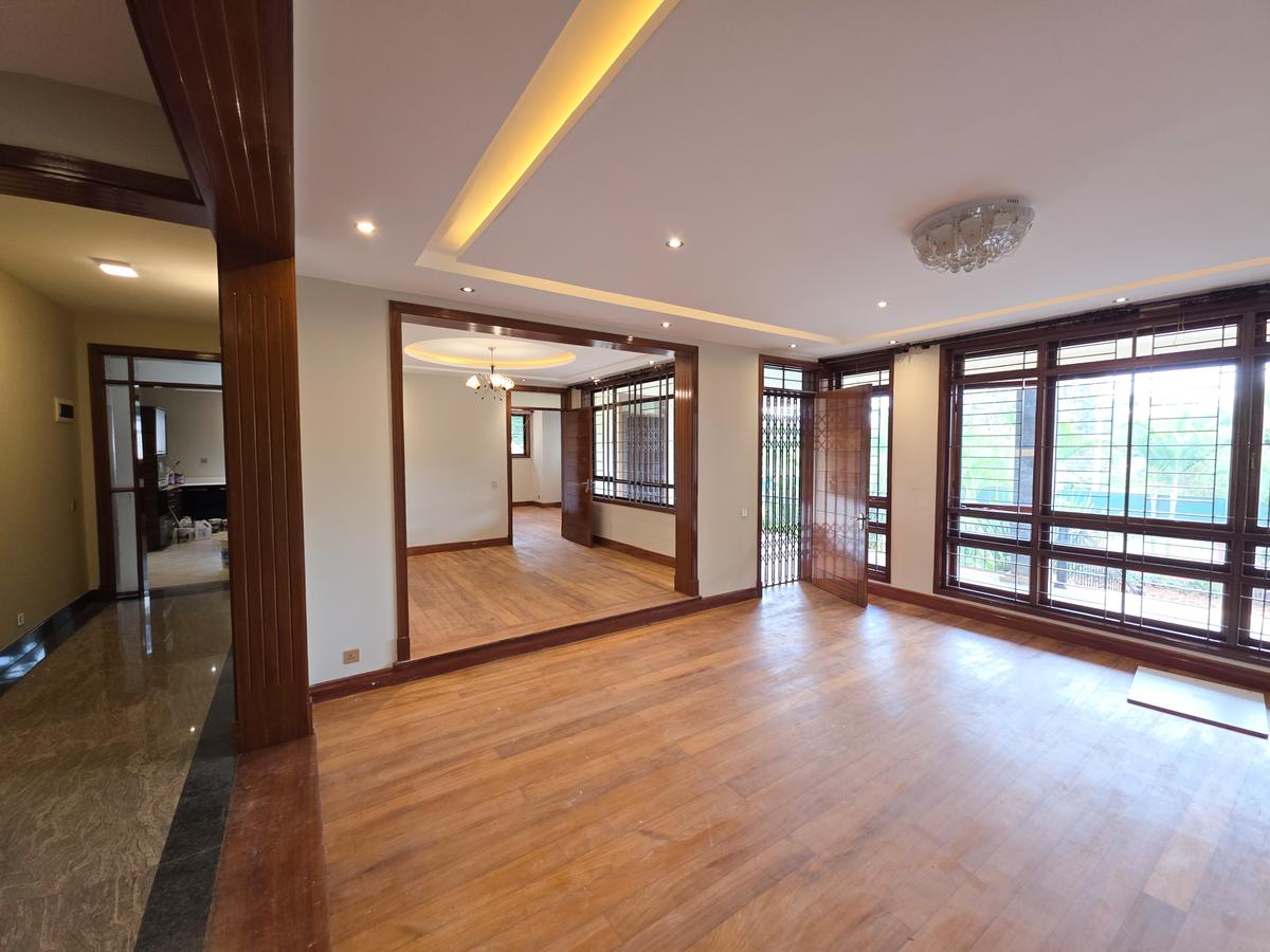 4 Bed House with En Suite in Runda - 3