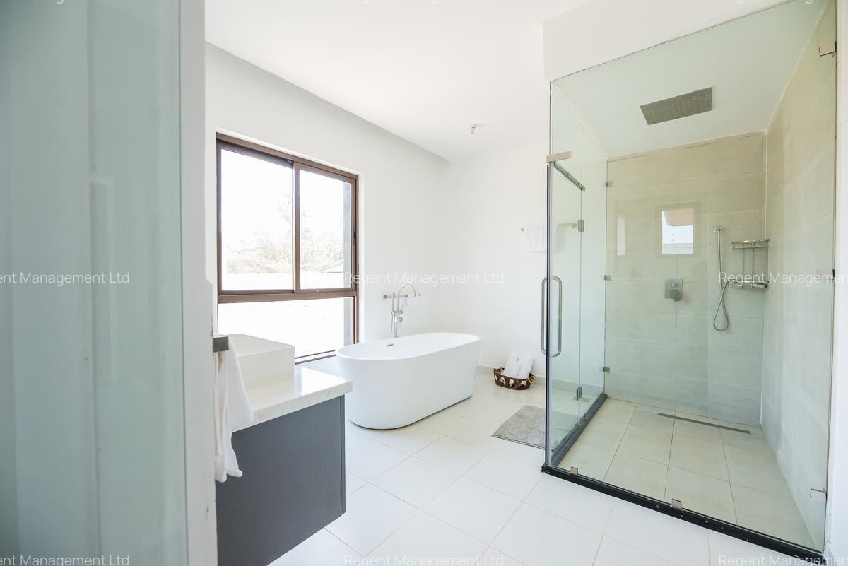 5 Bed Villa with En Suite at Oloolua - 10