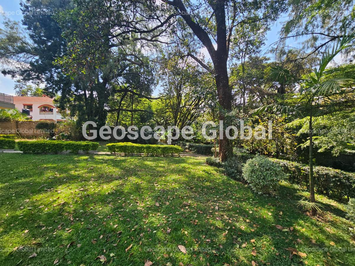 5 Bed House with En Suite in Nyari - 1