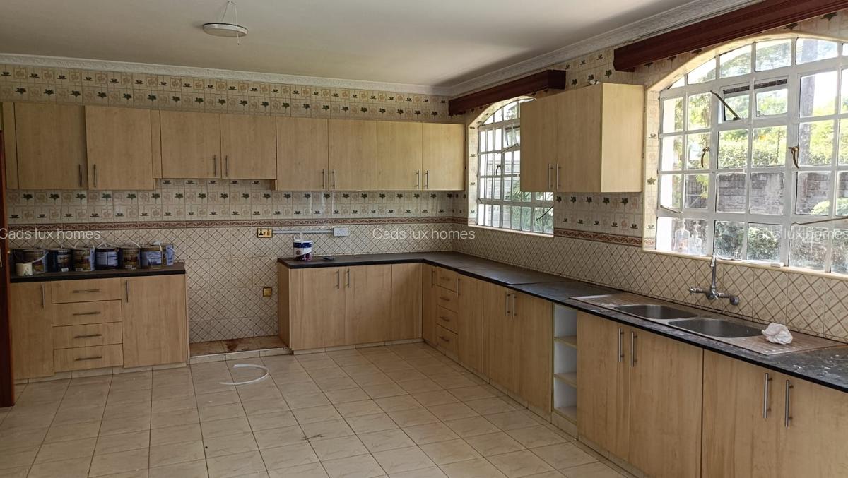 5 Bed Townhouse with En Suite at Runda - 8