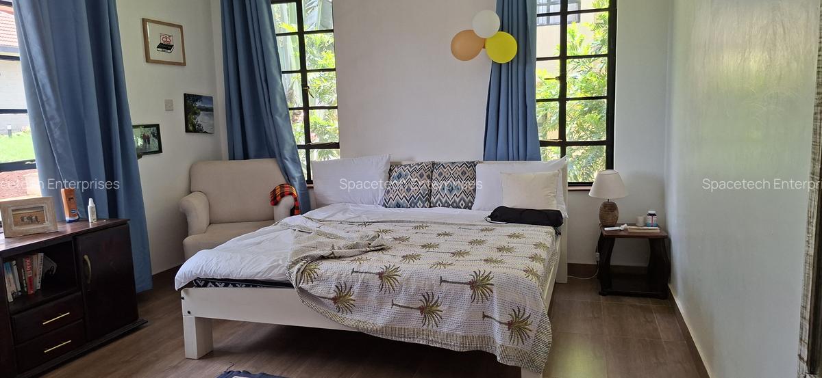 5 Bed Townhouse with En Suite in Kyuna - 10