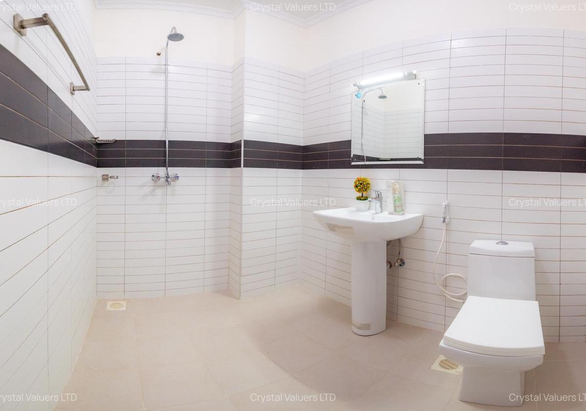 2 Bed Apartment with En Suite in Lavington - 8