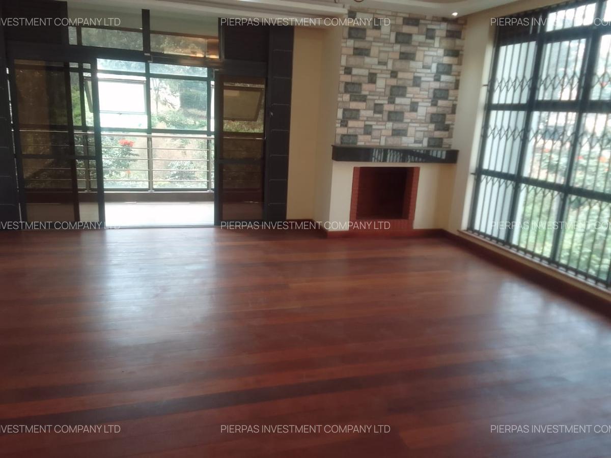 5 Bed Townhouse with En Suite in Westlands Area - 7