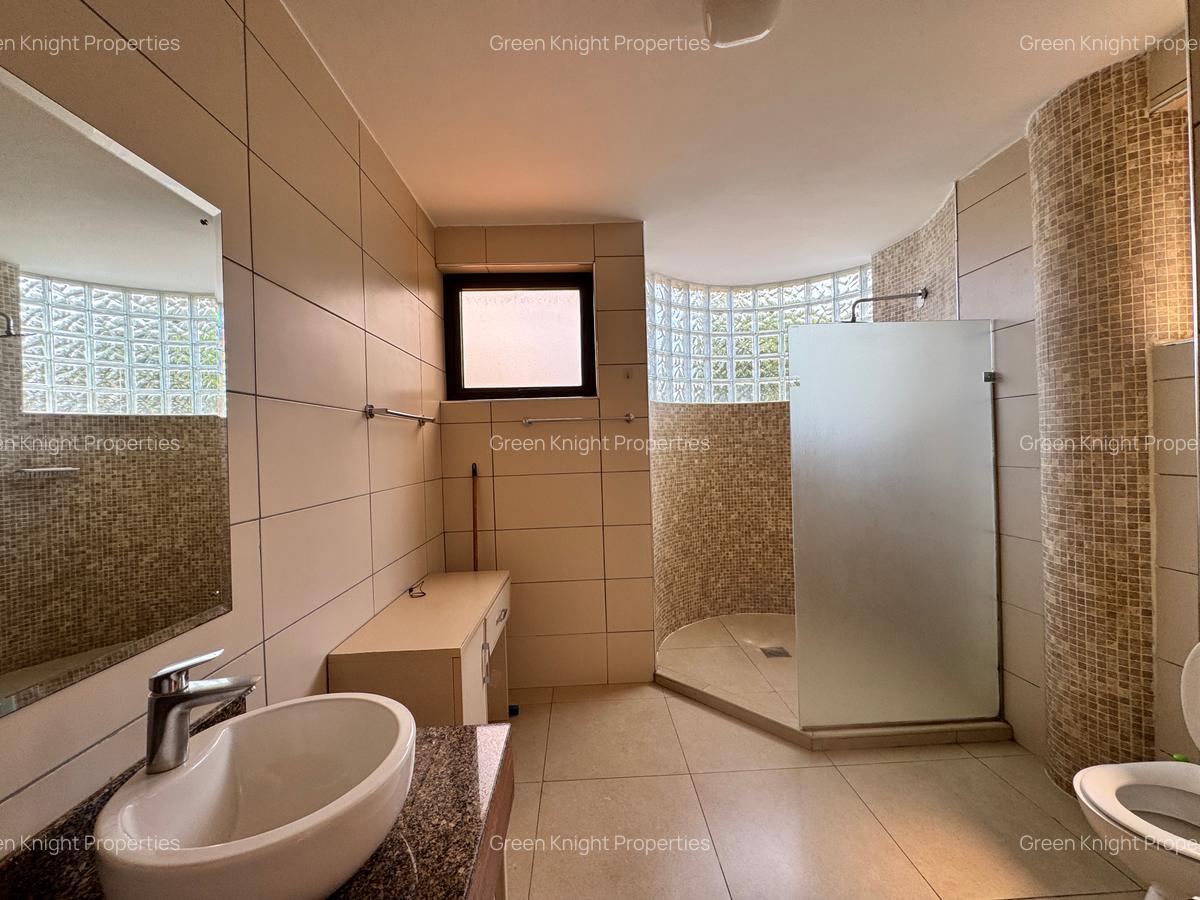 Serviced 3 Bed Apartment with En Suite in Riverside - 9