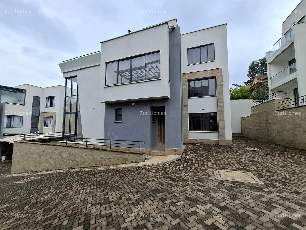 5 Bed Townhouse with En Suite in Lavington - 2