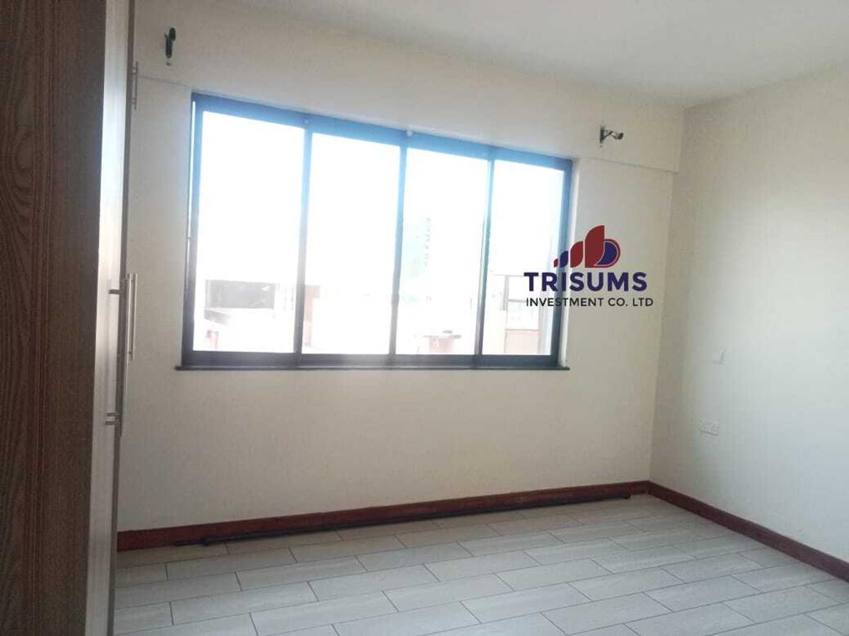 Serviced 3 Bed Apartment with En Suite in Parklands - 9