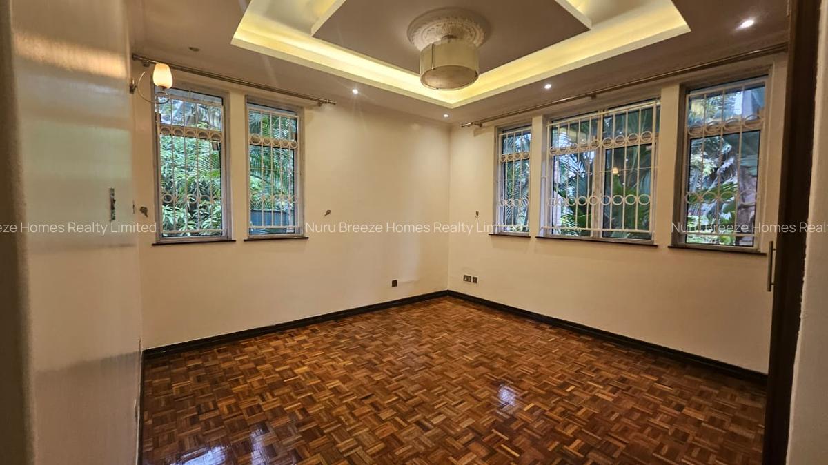 4 Bed House with En Suite in Runda - 13