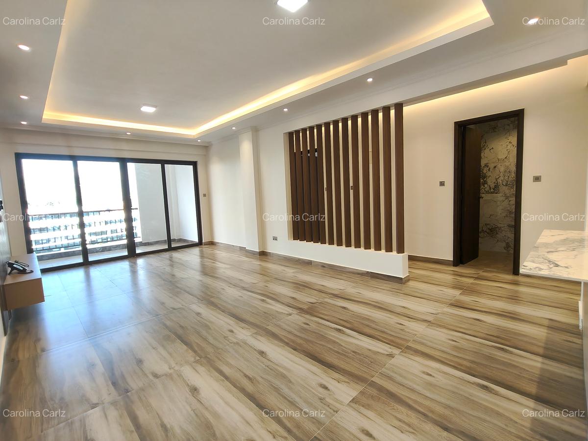 2 Bed Apartment with En Suite at Br - 4