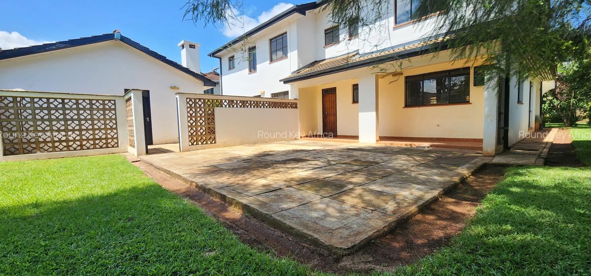 5 Bed House with En Suite in Mountain View - 3