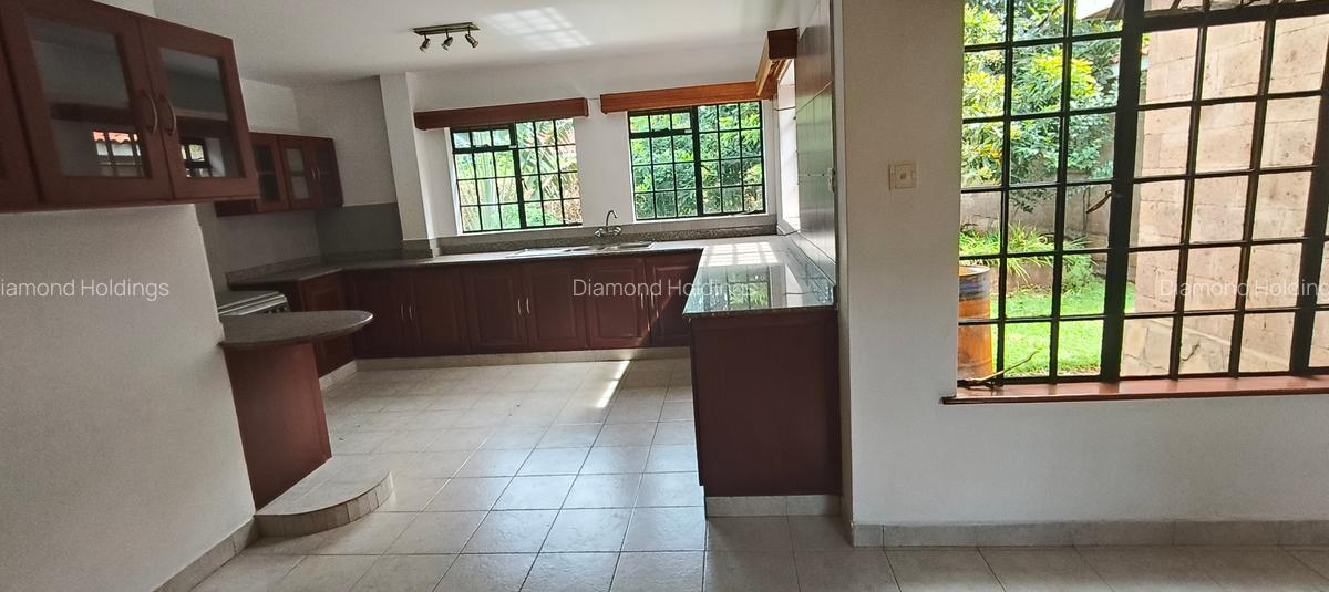 5 Bed Townhouse with En Suite at Runda - 2