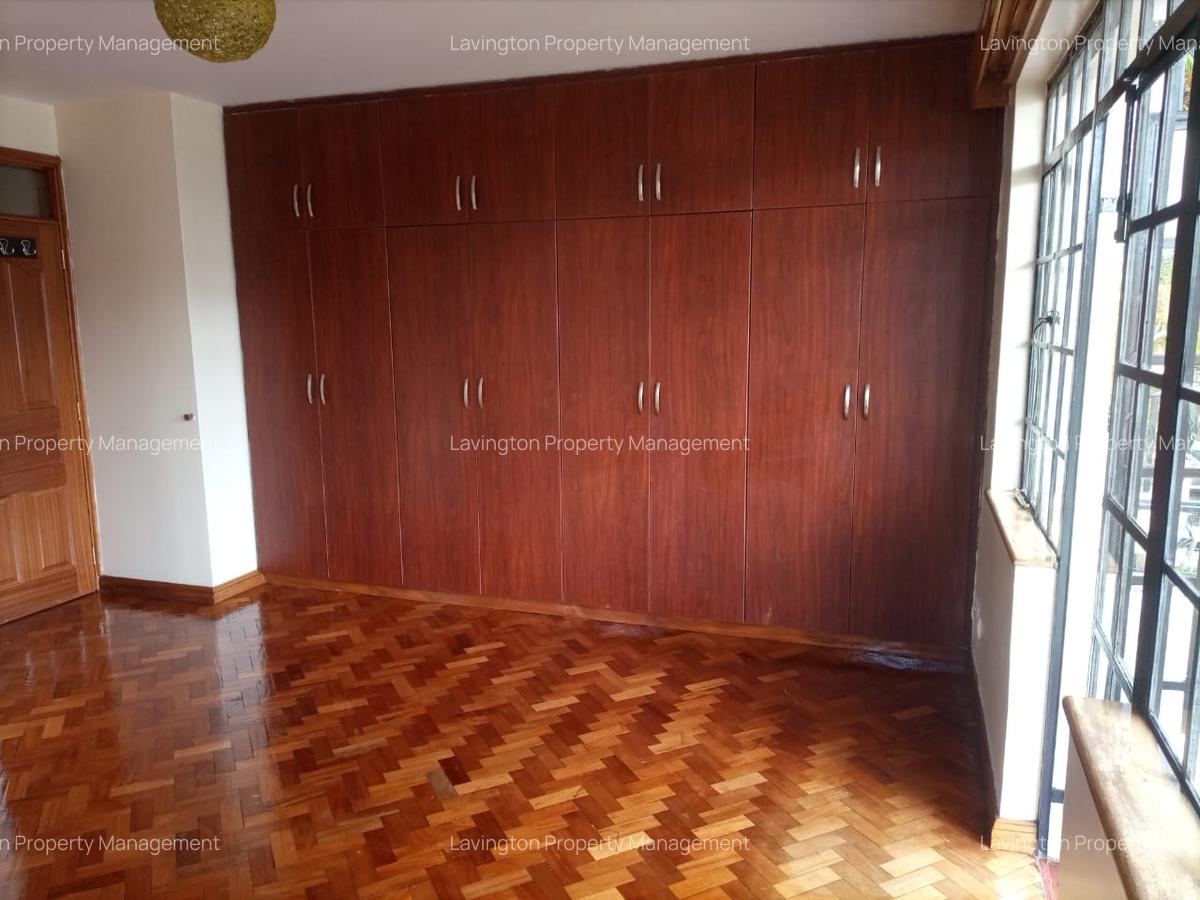 3 Bed Apartment with En Suite at Lavington - 6