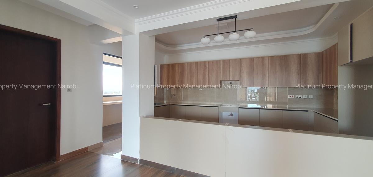 4 Bed Apartment with En Suite at Brookside - 7