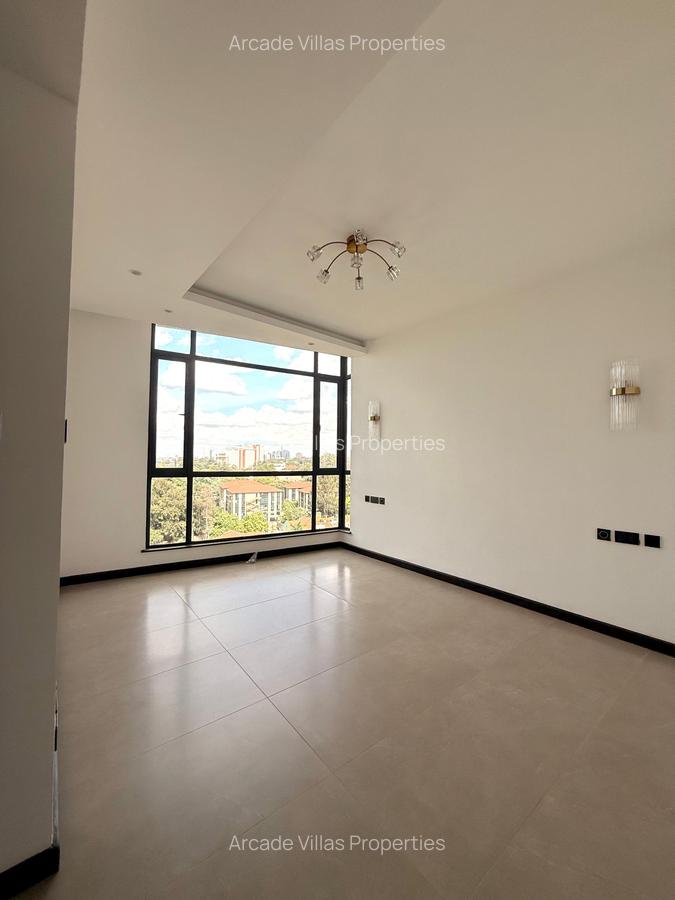 3 Bed Apartment with En Suite in Riverside - 10