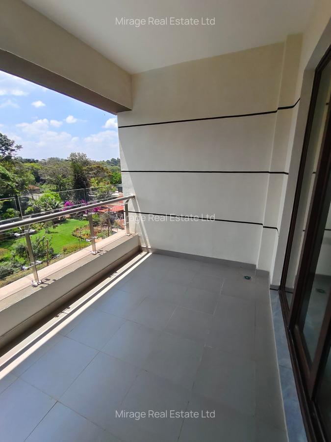 2 Bed Apartment with Swimming Pool in Riverside - 14