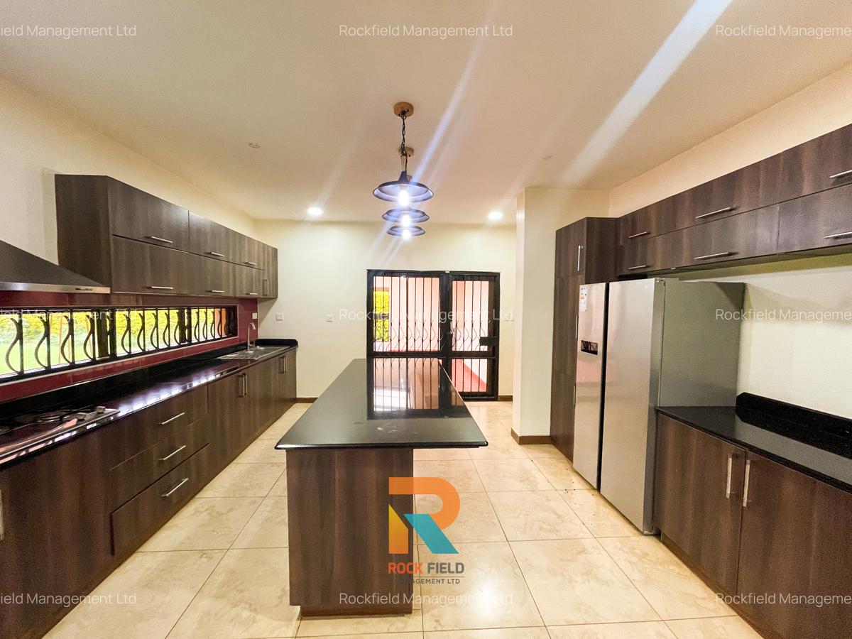 4 Bed Townhouse with En Suite at Runda Mumwe - 3
