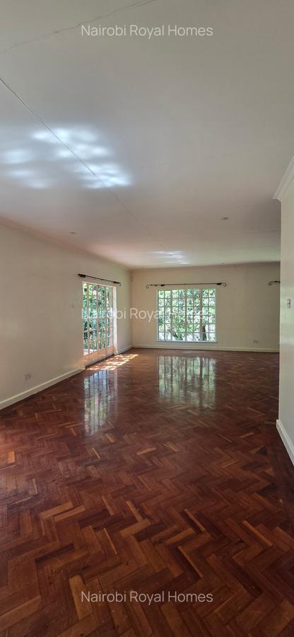 4 Bed House with En Suite at Jacaranda Avenue - 15