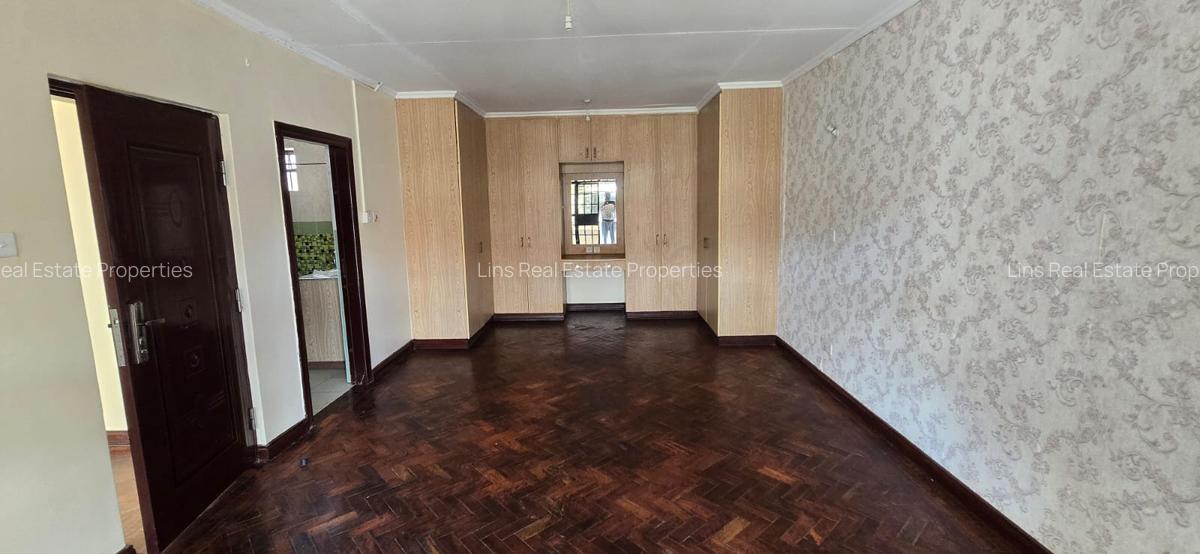 4 Bed Townhouse with En Suite in Lavington - 2