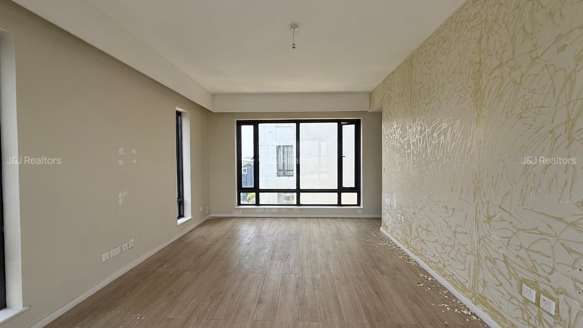 4 Bed Apartment with En Suite in Riverside - 15