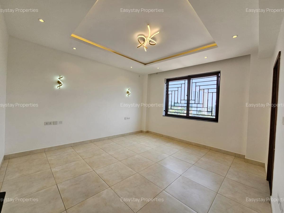 3 Bed Apartment with En Suite in Parklands - 10