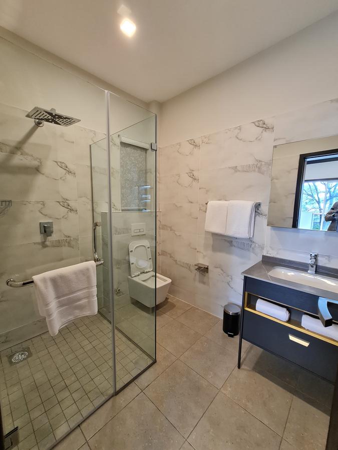 Furnished 2 Bed Apartment with En Suite at Riverside Drive - 9