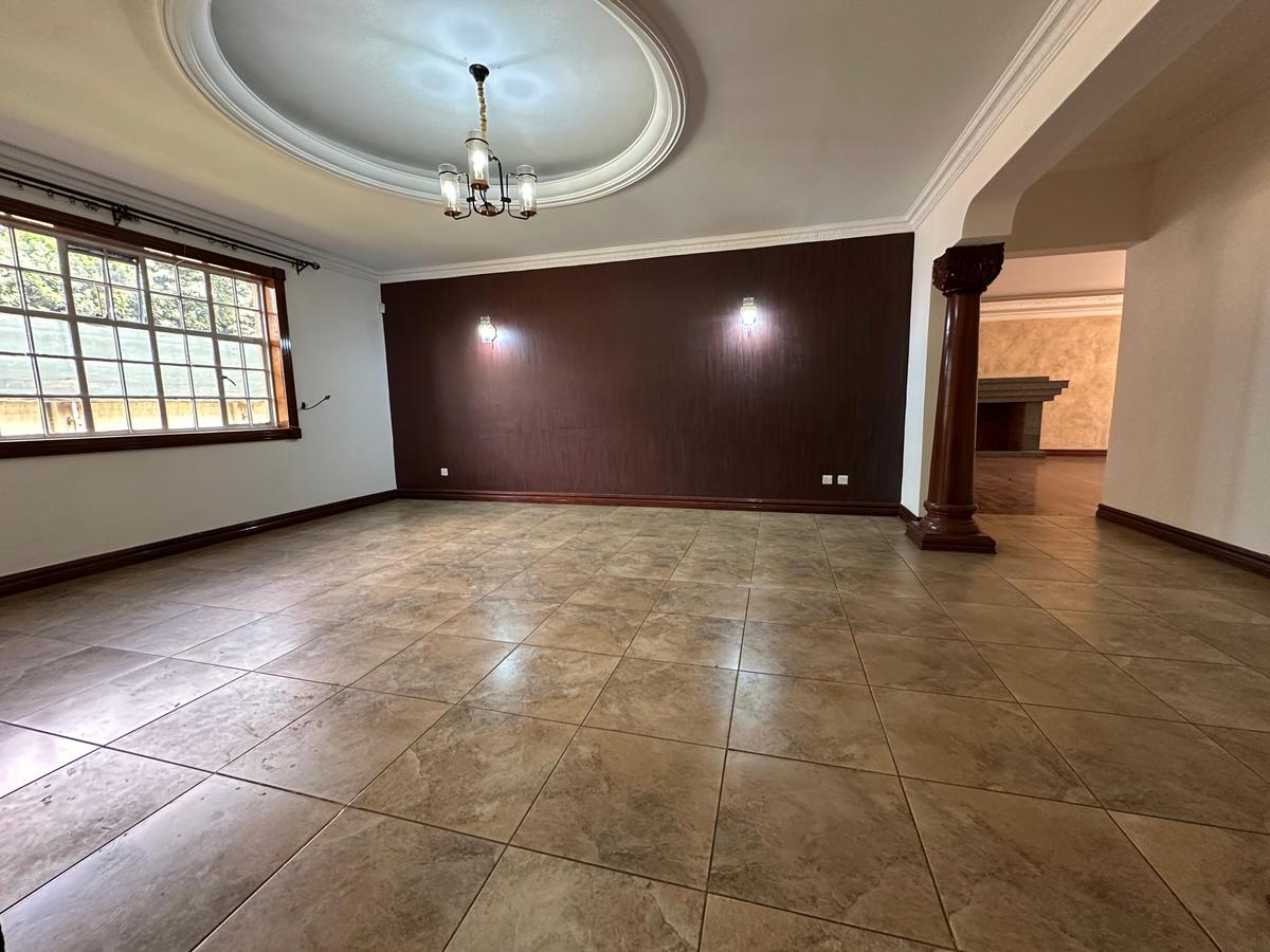 5 Bed Villa with En Suite at Lavington - 4