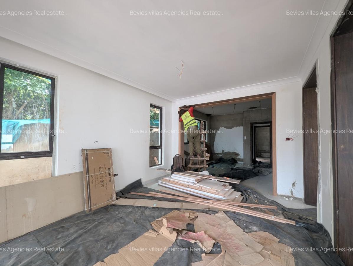 5 Bed Villa with En Suite at Kyuna - 6