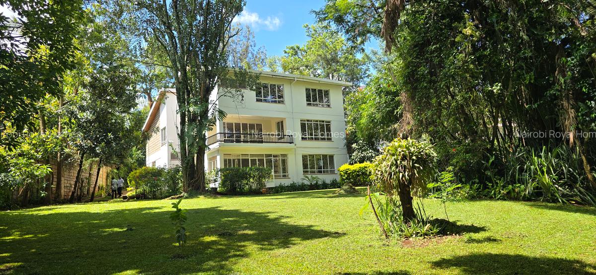 5 Bed House with En Suite at Whispers Avenue - 2