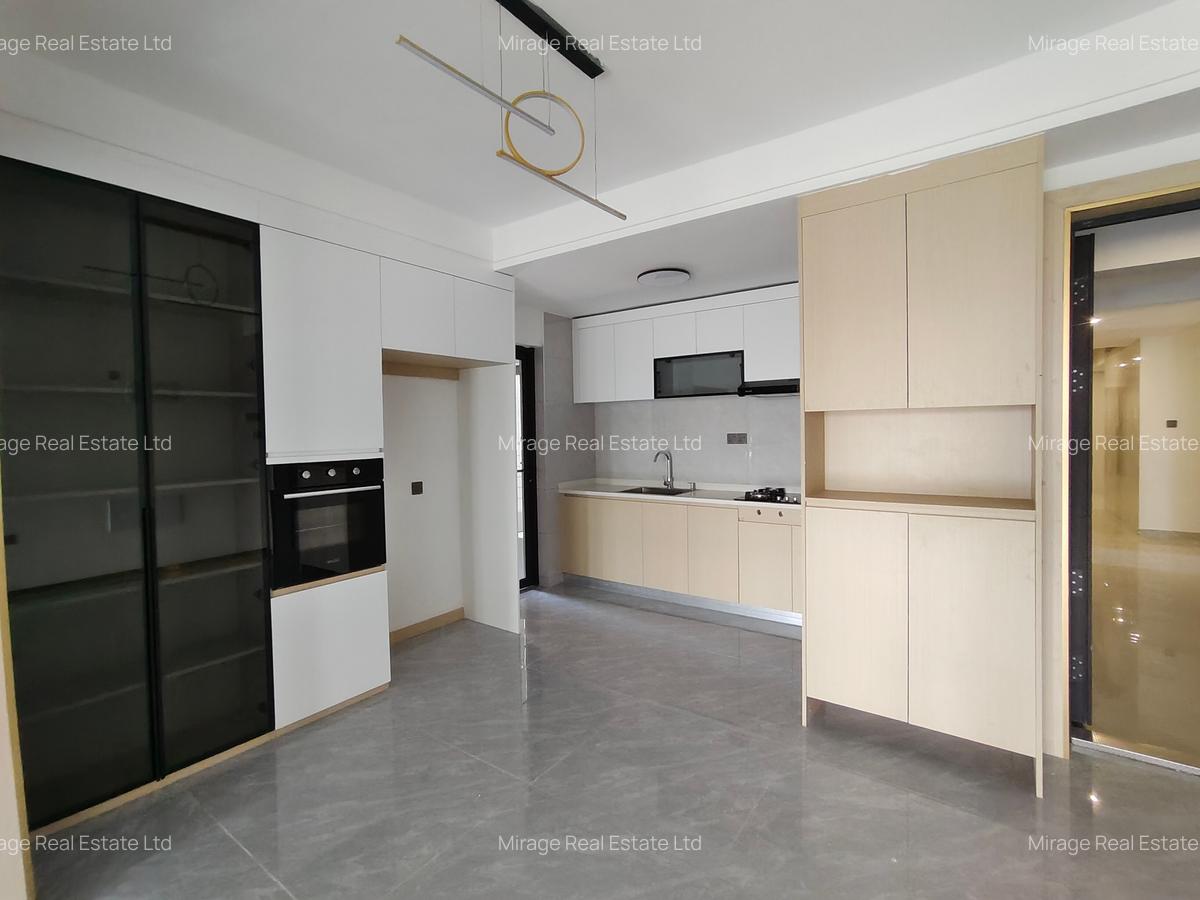 3 Bed Apartment with En Suite in Riverside - 17