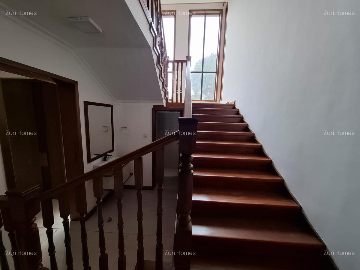 6 Bed Townhouse with En Suite in Lavington - 13