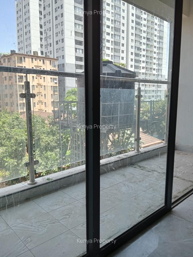 2 Bed Apartment with En Suite at Wood Avenue - 2