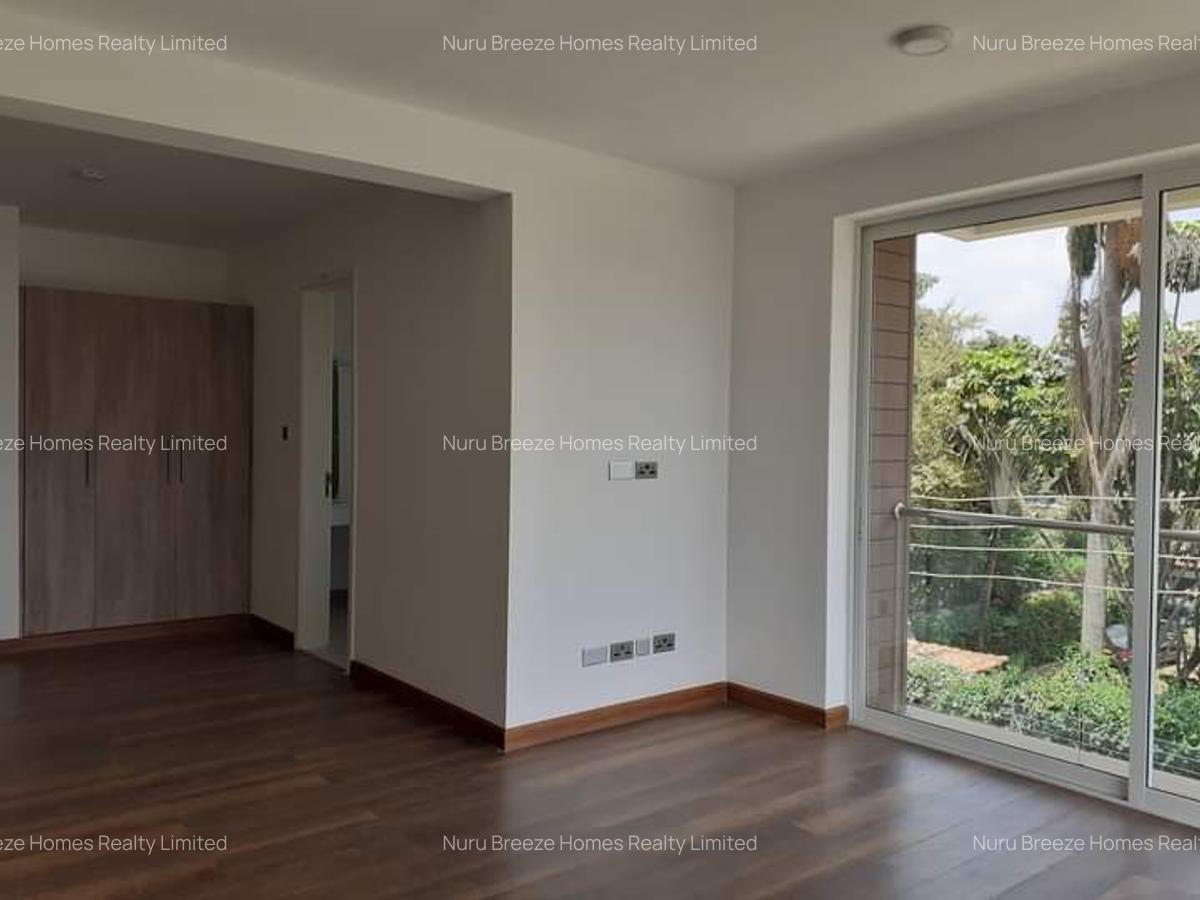 4 Bed Townhouse with En Suite in Lavington - 16