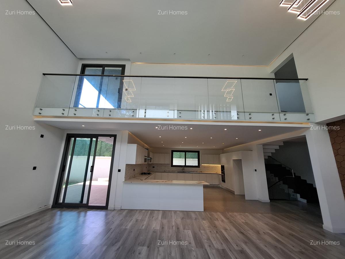 5 Bed Townhouse with En Suite in Lavington - 2