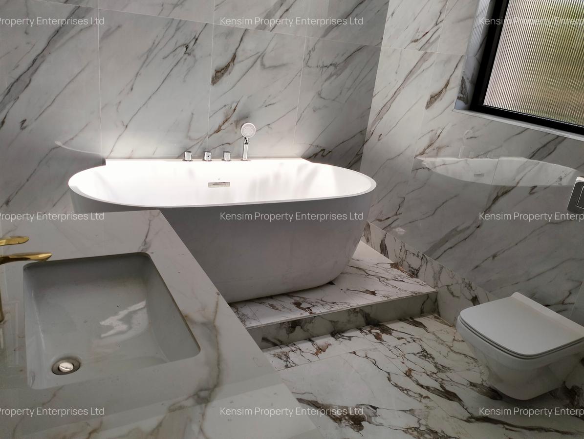 5 Bed Townhouse with En Suite in Lavington - 12