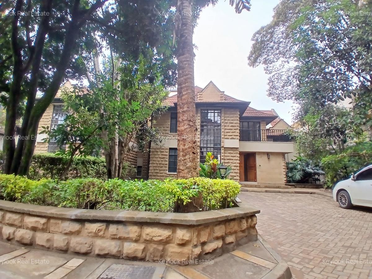 6 Bed Townhouse with En Suite at Lavington Green - 2
