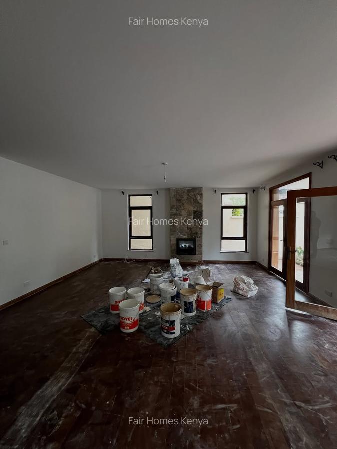 5 Bed Townhouse with En Suite at Lavington Green - 6