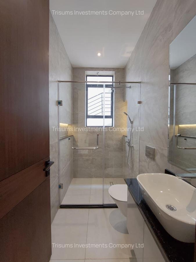 5 Bed Villa with En Suite in Westlands Area - 11