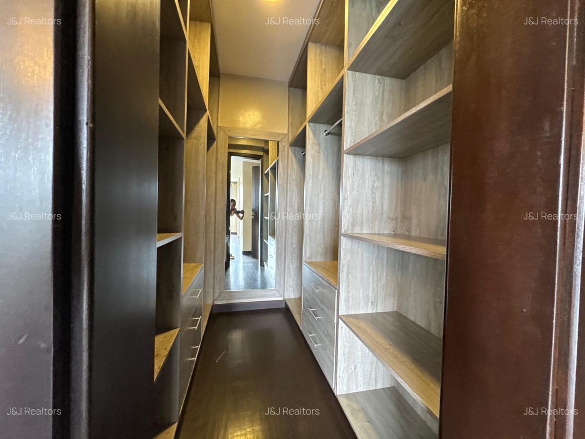 3 Bed Apartment with En Suite in Lavington - 12