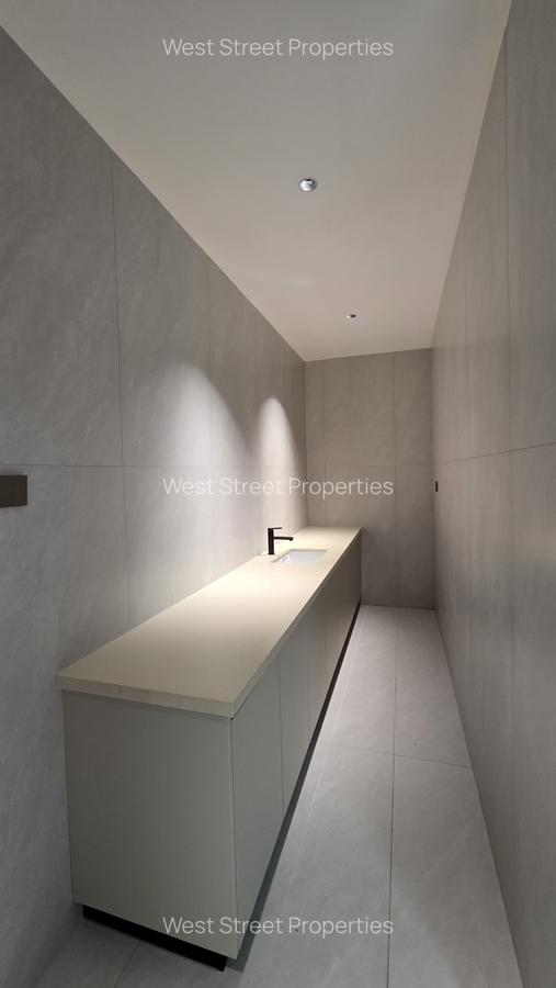 6 Bed Villa with En Suite in Lavington - 10