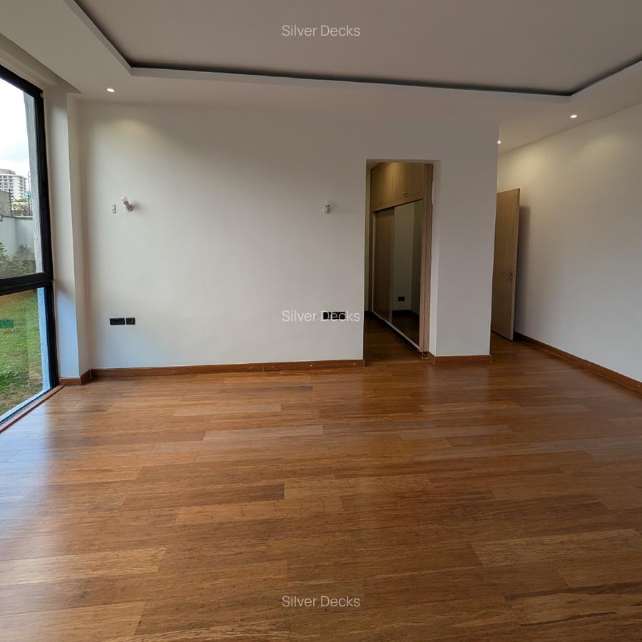 8 Bed Apartment with En Suite in Spring Valley - 13