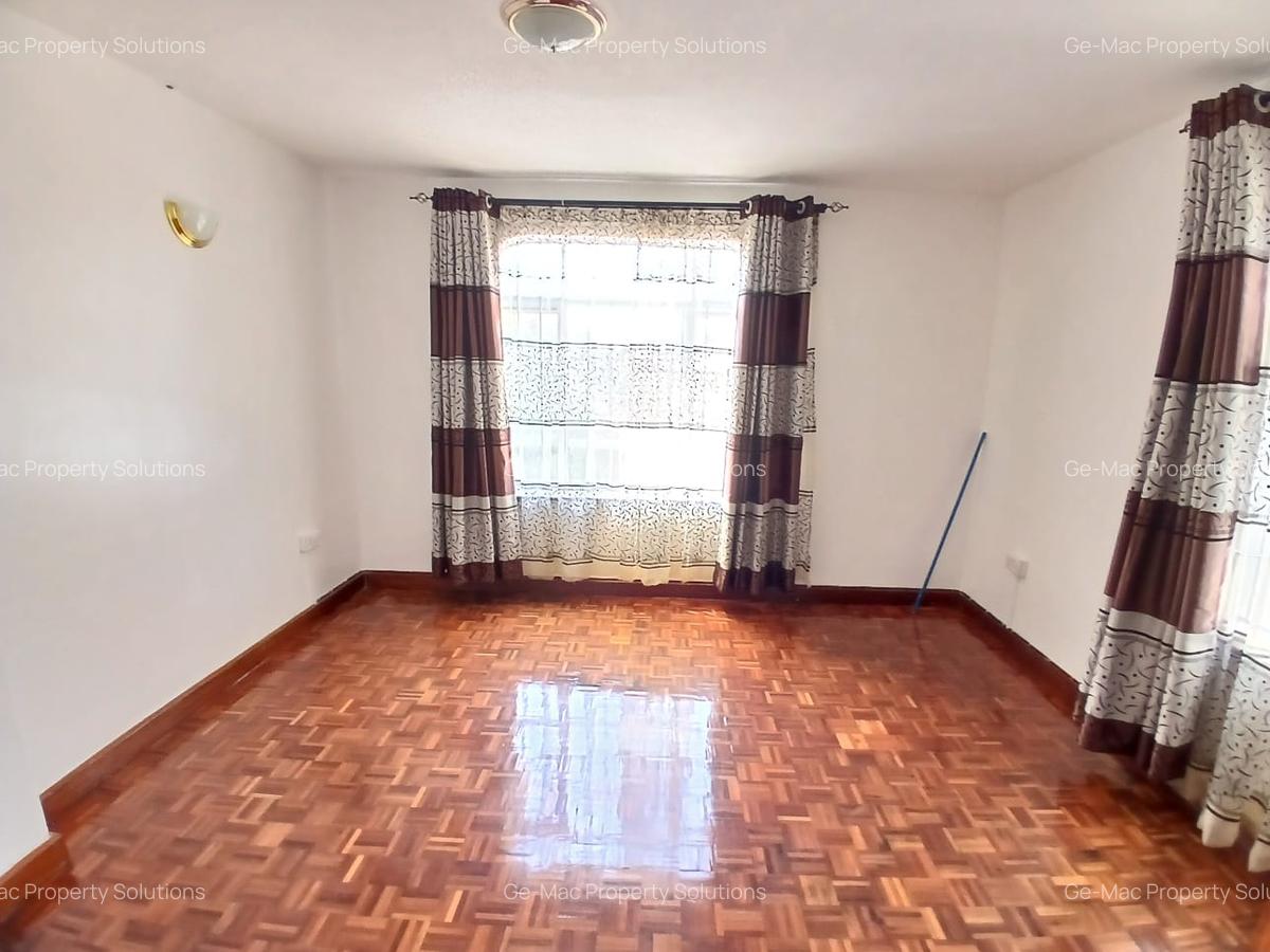 5 Bed House with En Suite in Runda - 18