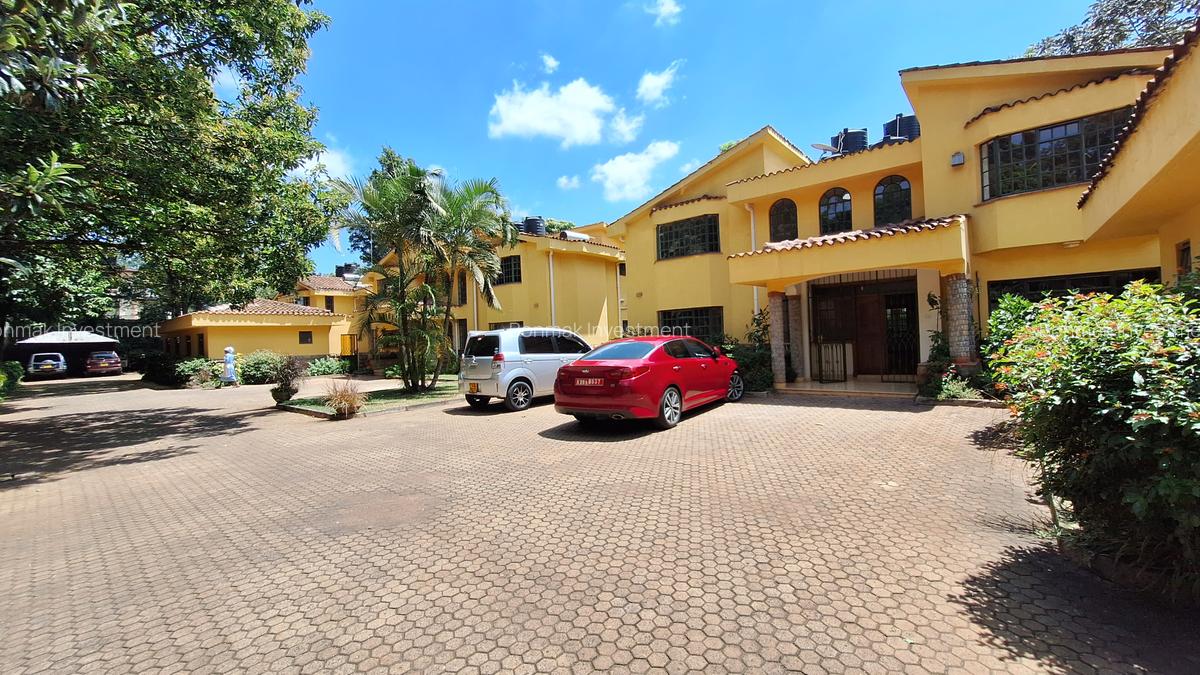 4 Bed Townhouse with En Suite at Lavington Green - 2