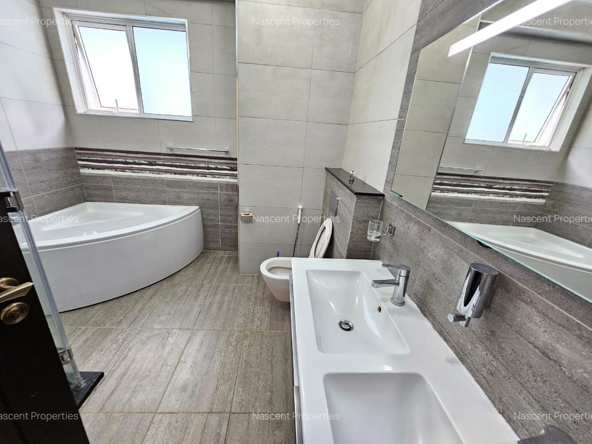 4 Bed Apartment with En Suite in General Mathenge - 20