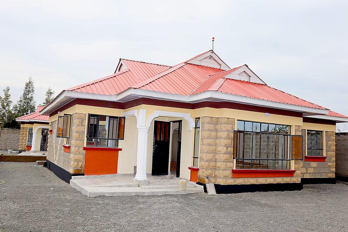 3 Bed House with En Suite at Acacia - 1