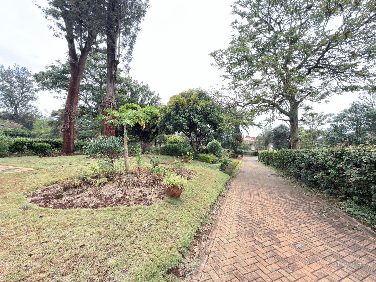 4 Bed House with En Suite at Rosslyn - 20