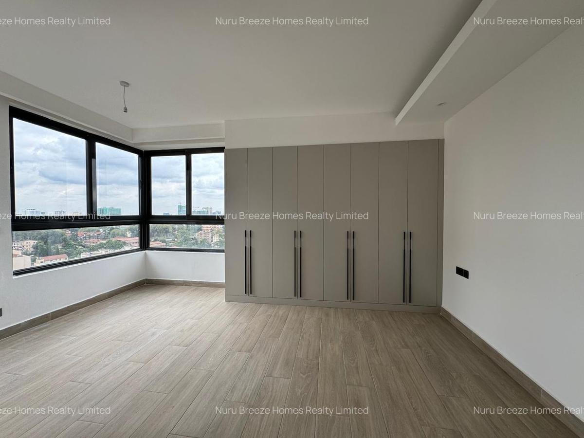 3 Bed Apartment with En Suite in Riverside - 15