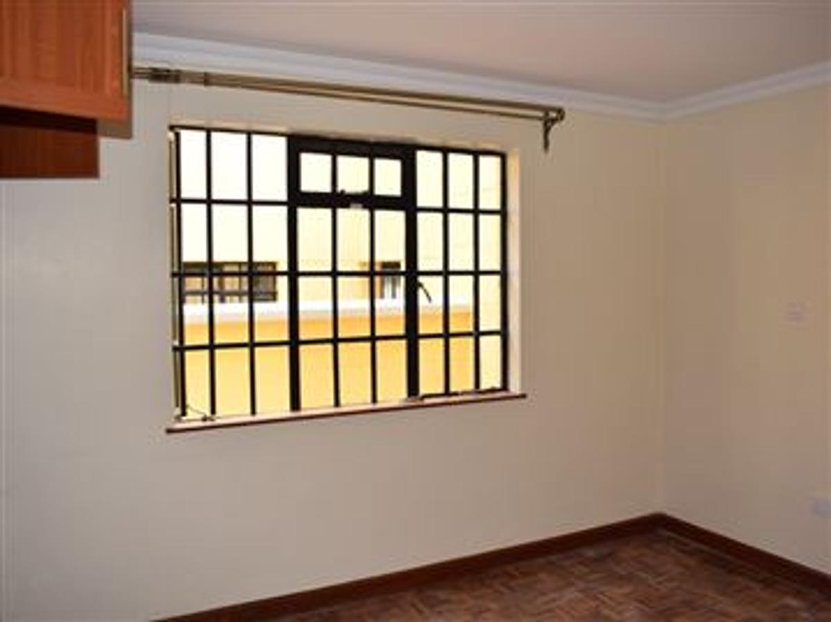 4 Bed Townhouse with En Suite in Lavington - 12
