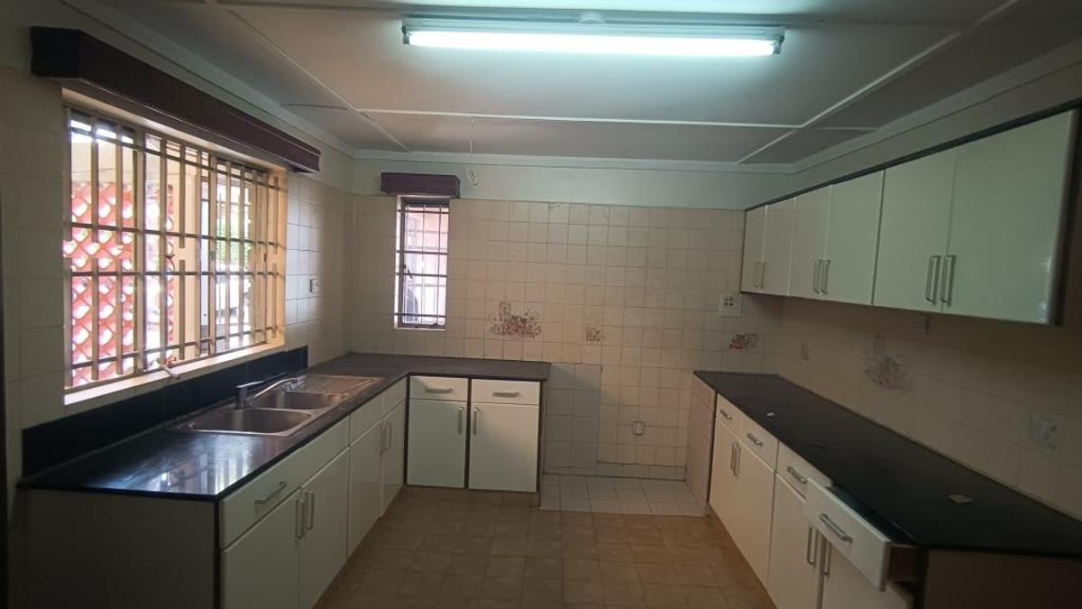 4 Bed Townhouse with En Suite at Kileleshwa Estate - 8