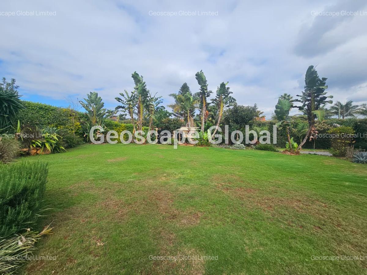 4 Bed House with En Suite in Ridgeways - 3