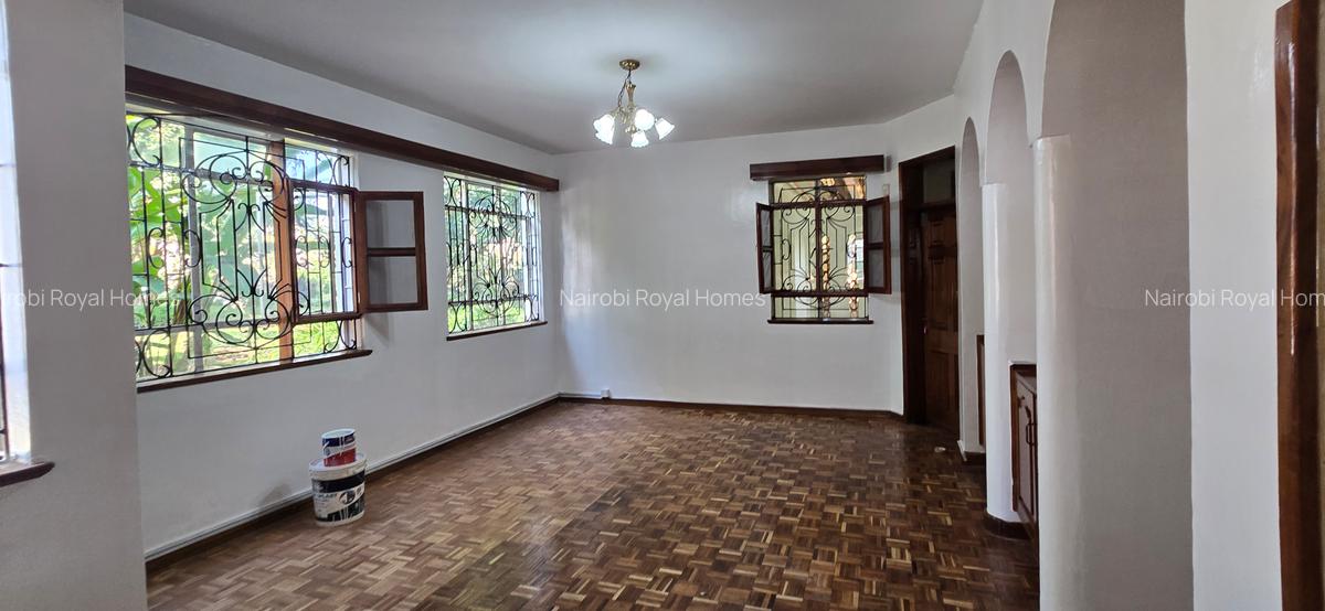 5 Bed House with En Suite at Redhil Close - 7