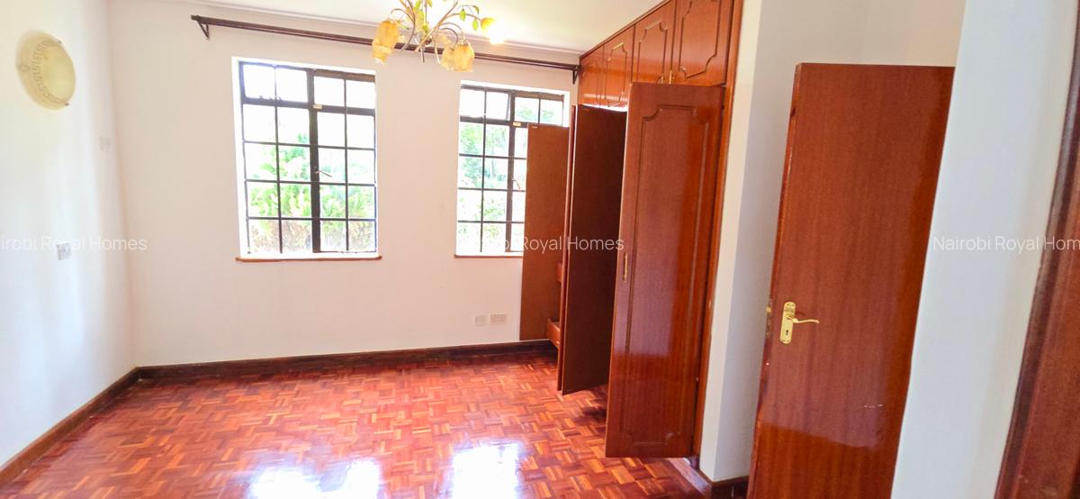 4 Bed Townhouse with En Suite at Lavington Mall - 19